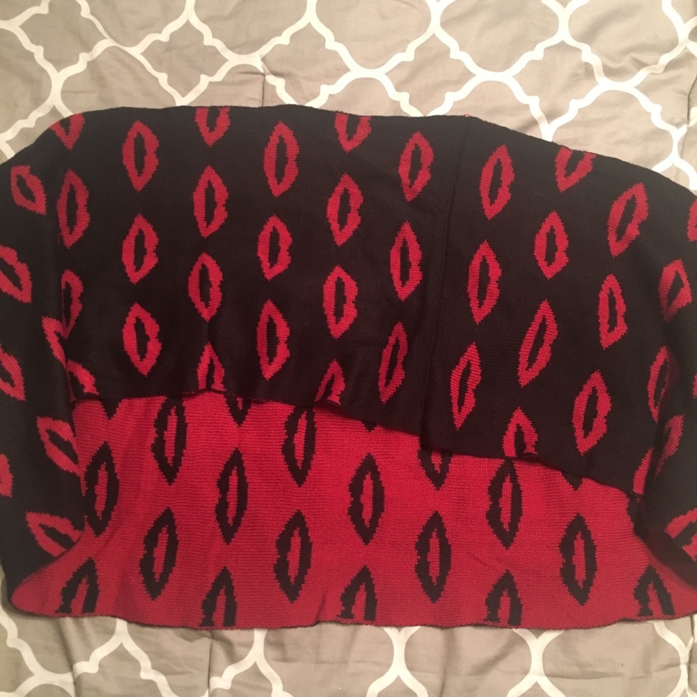 Kiss infinity scarf